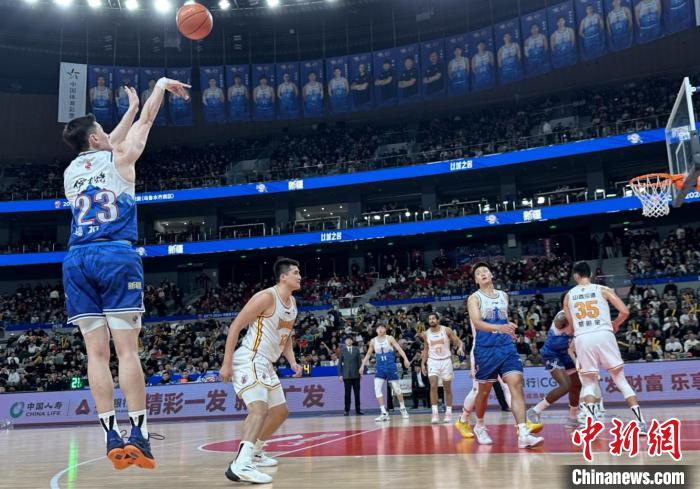 新疆男篮首夺季后赛资格 阿不都沙拉木三双助阵
