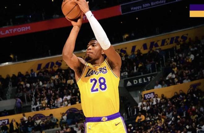 湖人险胜热火球员状态低迷成隐患