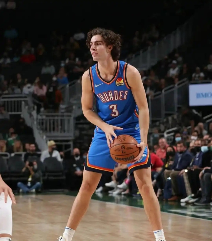 吉迪全面数据难掩短板 公牛战绩下滑成合同谈判