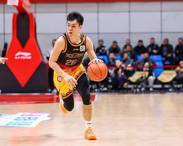 江苏新秀庞峥麟遭广东全队夹击砍20分引热议