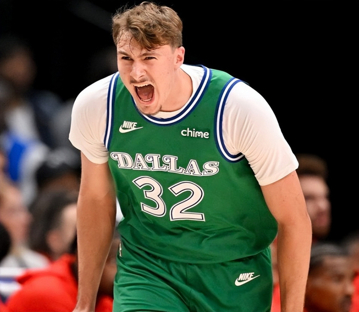 弗拉格砍51分力压班凯罗 魔术大胜独行侠