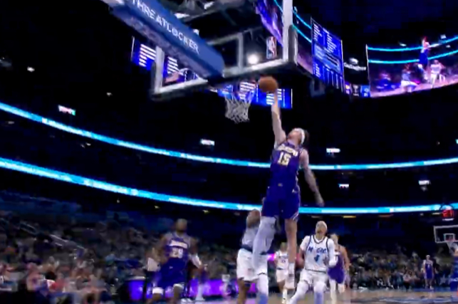 里夫斯反击战斧劈扣掀翻魔术 湖人首节轰15-3领先