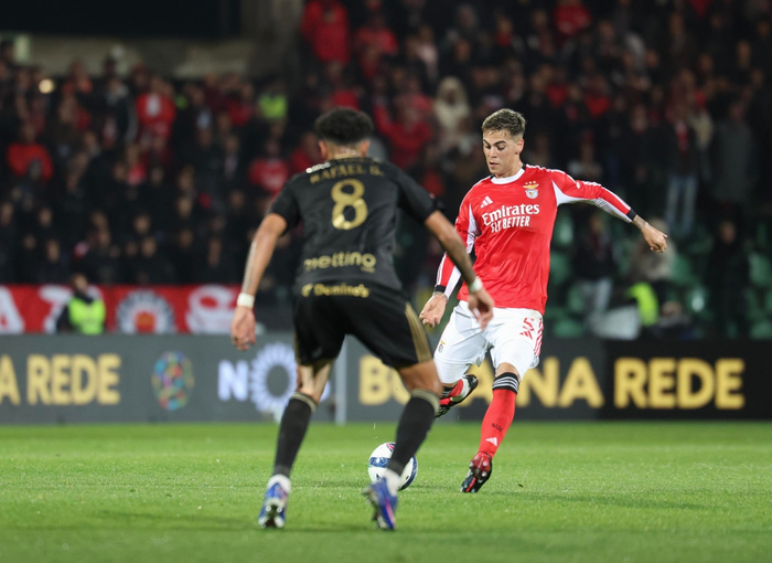 穆里尼奥三遇养老型前腰 拉法·席尔瓦引崩本菲