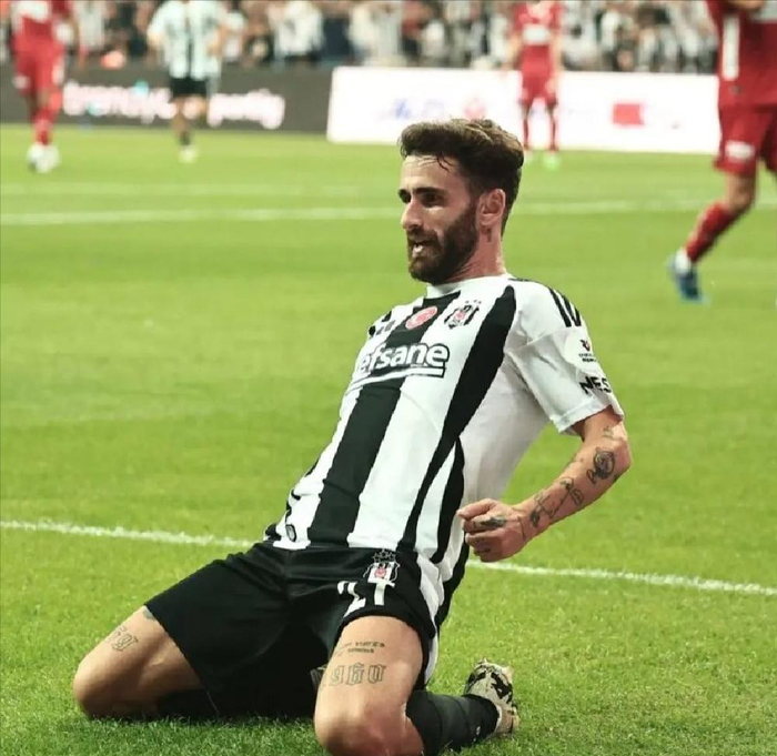 穆里尼奥三遇养老型前腰 拉法·席尔瓦引崩本菲