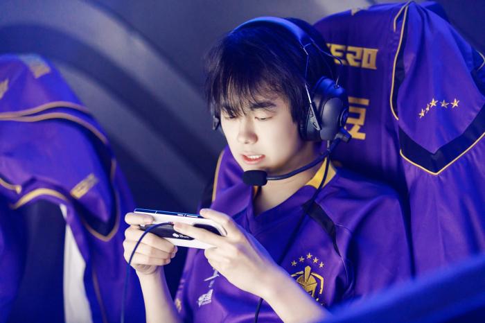 阿豆27岁生日之际担起队长责任