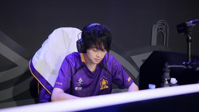 阿豆27岁生日之际担起队长责任